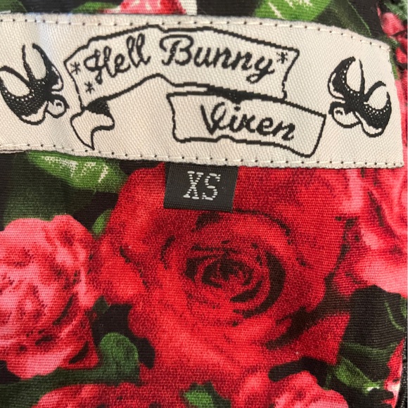 Hell Bunny Vixen XS Red Rose Floral on Black Swing, Vintage Dress Halter - Picture 2 of 9